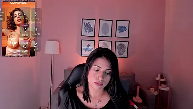 Snapshot of Galilea_Fox chatting on December 2025 04:00:02 AM Galilea Fox online show from December 2025 04:00:02 AM