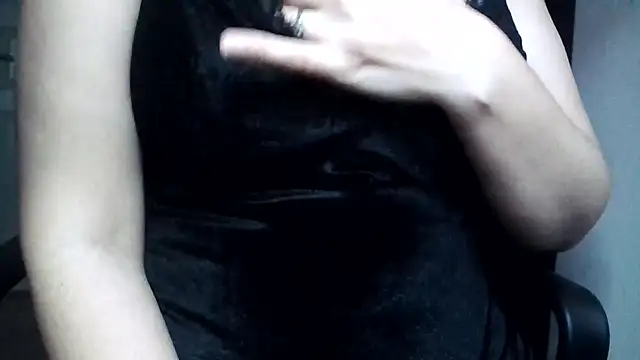 Nora NRI online show from November 2025 09:39:01 PM