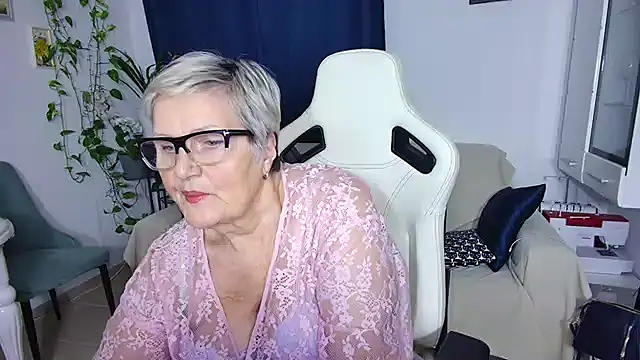 Snapshot of Selenna57 chatting on January 2026 06:44:01 PM Selenna57 online show from January 2026 06:44:01 PM