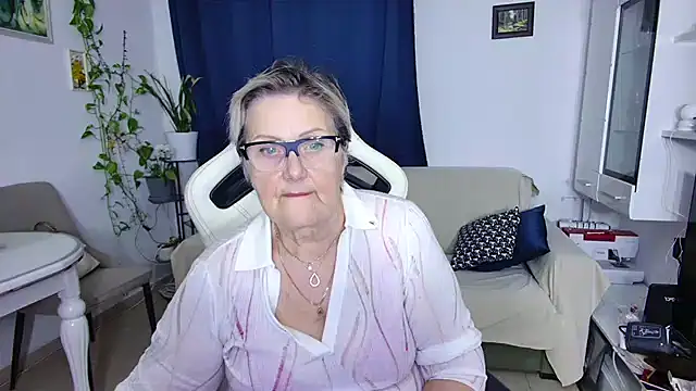 Snapshot of Selenna57 chatting on March 2026 06:19:02 PM Selenna57 online show from March 2026 06:19:02 PM