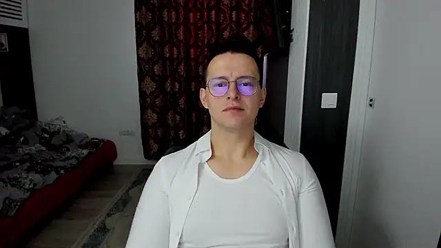 Snapshot of sexxymuscles4u chatting on February 2026 08:32:02 AM sexxymuscles4u online show from February 2026 08:32:02 AM