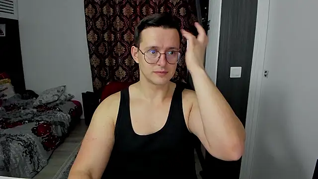 Snapshot of sexxymuscles4u chatting on February 2026 12:04:02 PM sexxymuscles4u online show from February 2026 12:04:02 PM