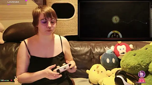 Snapshot of GamerGirl_Eve chatting on November 2025 07:05:01 PM GamerGirl Eve online show from November 2025 07:05:01 PM