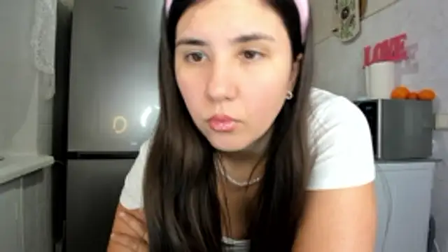 Snapshot of MiaMarrone chatting on January 2026 09:28:01 PM MiaMarrone online show from January 2026 09:28:01 PM