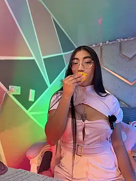 shanon- online show from April 2026 09:30:02 PM