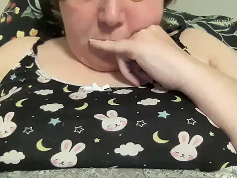 Snapshot of ParisNova chatting on January 2025 10:28:02 PM ParisNova online show from January 2025 10:28:02 PM