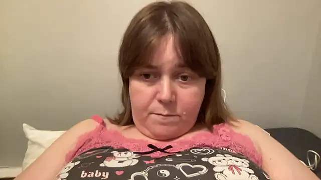 Snapshot of ParisNova chatting on January 2026 12:26:01 AM ParisNova online show from January 2026 12:26:01 AM