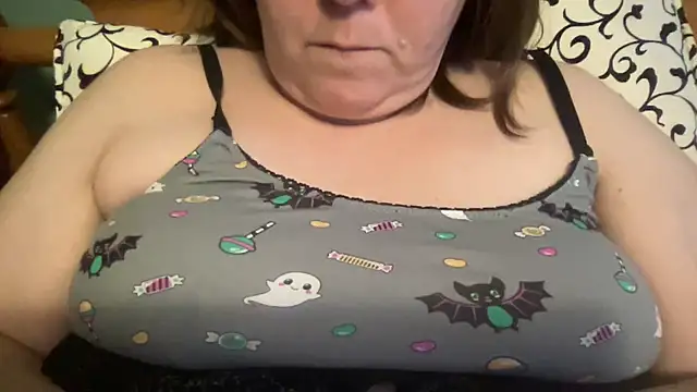 Snapshot of ParisNova chatting on February 2026 12:04:02 PM ParisNova online show from February 2026 12:04:02 PM