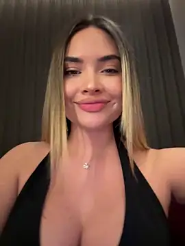 Snapshot of AnaCarrera chatting on November 2025 07:41:02 PM AnaCarrera online show from November 2025 07:41:02 PM