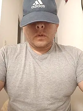 chicoguapo8 online show from November 2025 01:11:01 AM