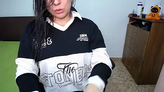 Snapshot of alexa_milsf chatting on October 2025 03:54:02 AM alexa milsf online show from October 2025 03:54:02 AM