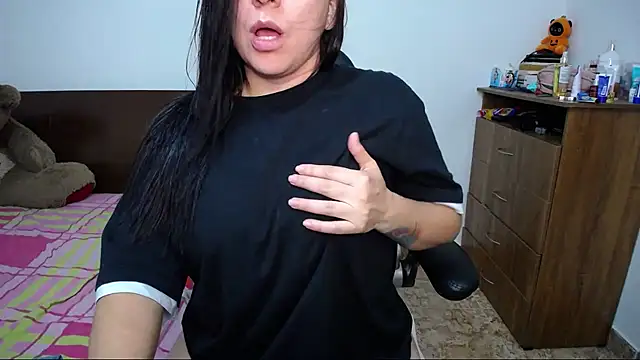 Snapshot of alexa_milsf chatting on November 2025 02:33:02 AM alexa milsf online show from November 2025 02:33:02 AM