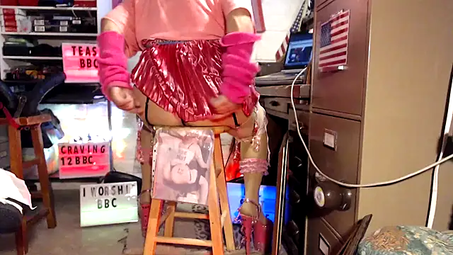 Snapshot of tgirljillforbbc chatting on December 2024 09:53:02 PM tgirljillforbbc online show from December 2024 09:53:02 PM