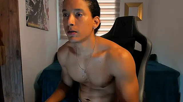 Snapshot of Liam_V chatting on December 2024 02:57:02 PM Liam V online show from December 2024 02:57:02 PM