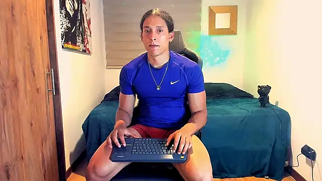 Snapshot of Liam_V chatting on January 2025 03:00:01 AM Liam V online show from January 2025 03:00:01 AM