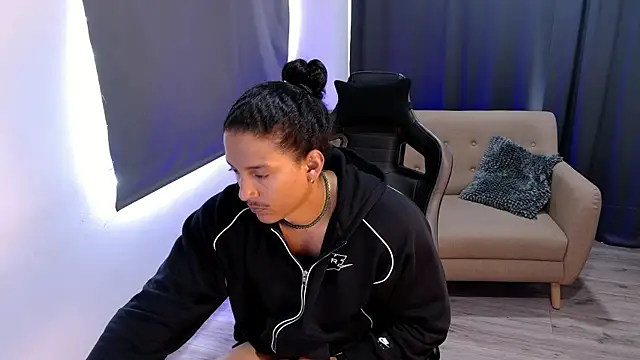 Liam V online show from April 2026 01:47:01 PM