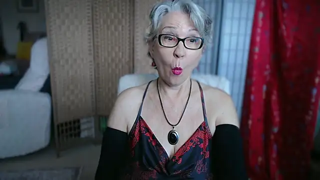 petradaniels online show from April 2026 08:01:02 PM