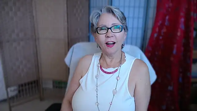 petradaniels online show from June 2026 09:37:01 PM