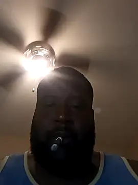 Snapshot of biggreen850 chatting on December 2024 12:32:02 AM biggreen850 online show from December 2024 12:32:02 AM