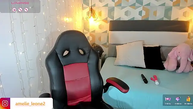 Snapshot of AMELIELEONE chatting on February 2025 02:25:02 AM AMELIELEONE online show from February 2025 02:25:02 AM