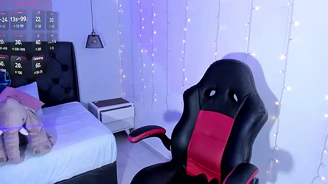 Snapshot of AMELIELEONE chatting on February 2025 11:38:02 AM AMELIELEONE online show from February 2025 11:38:02 AM