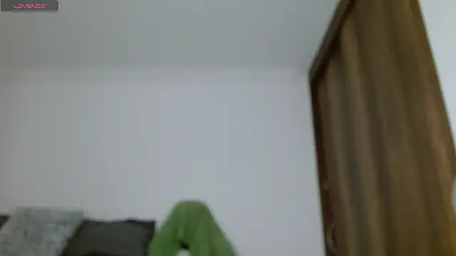 Noah jhonsonn online show from February 2025 01:22:01 PM