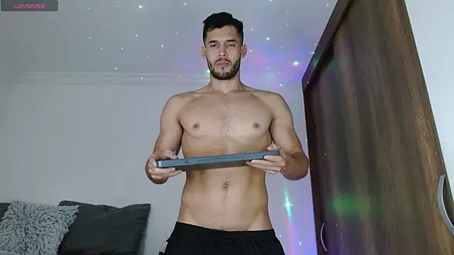 Noah jhonsonn online show from February 2025 03:10:01 PM