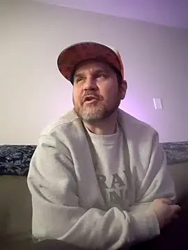 Snapshot of EZYves chatting on December 2024 04:09:01 AM EZYves online show from December 2024 04:09:01 AM