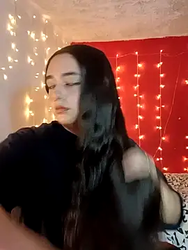 Snapshot of IvonneT chatting on December 2024 07:43:02 PM IvonneT online show from December 2024 07:43:02 PM