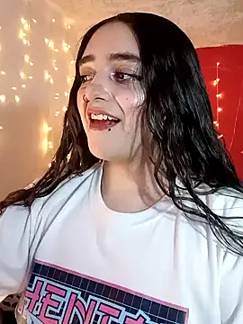 Snapshot of IvonneT chatting on December 2024 11:03:02 PM IvonneT online show from December 2024 11:03:02 PM