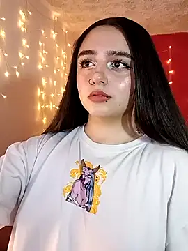 Snapshot of IvonneT chatting on March 2025 10:53:01 PM IvonneT online show from March 2025 10:53:01 PM