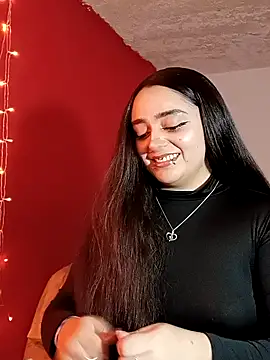 Snapshot of IvonneT chatting on September 2025 11:43:01 PM IvonneT online show from September 2025 11:43:01 PM