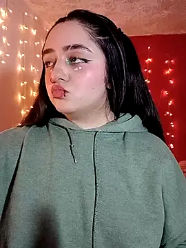 Snapshot of IvonneT chatting on November 2025 04:15:01 AM IvonneT online show from November 2025 04:15:01 AM