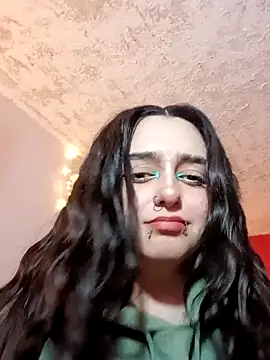 Snapshot of IvonneT chatting on December 2025 01:55:02 AM IvonneT online show from December 2025 01:55:02 AM