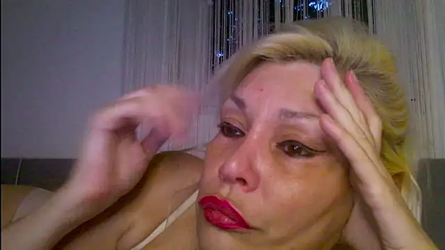 EvaaMina online show from June 2026 06:43:01 PM