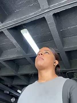 trianawhite online show from December 2024 05:26:01 PM