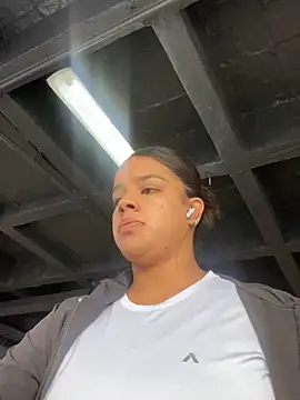 trianawhite online show from February 2025 08:56:01 PM