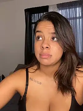 trianawhite online show from March 2025 09:37:02 PM