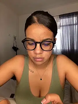 trianawhite online show from March 2025 07:38:01 PM