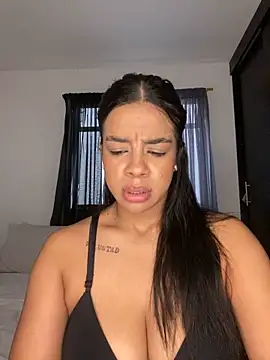 Snapshot of trianawhite chatting on March 2026 03:07:02 PM trianawhite online show from March 2026 03:07:02 PM