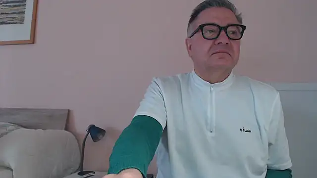 YOU6me online show from December 2025 08:12:01 AM