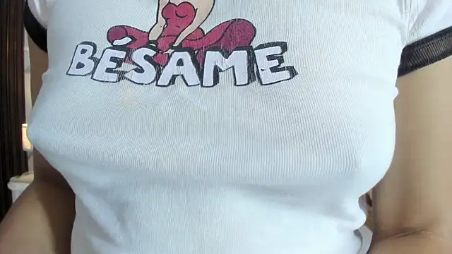 hannahill69 online show from December 2025 05:45:02 AM