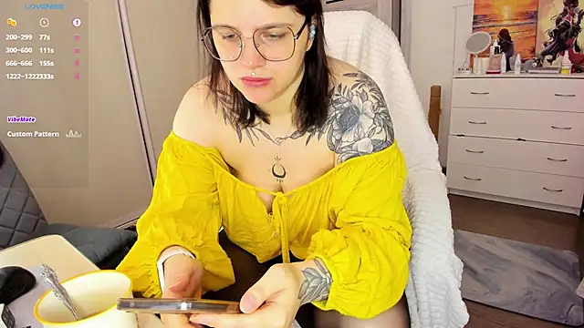 Snapshot of Ophelia_mm chatting on September 2025 07:57:01 AM Ophelia mm online show from September 2025 07:57:01 AM