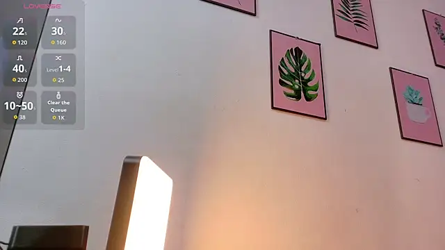 mommywebcam online show from December 2025 12:01:01 PM