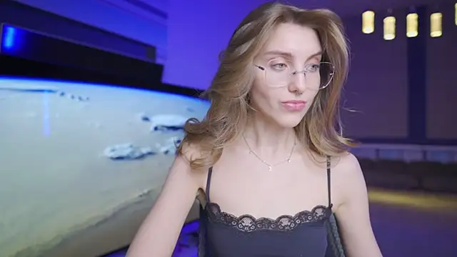 CassiaBlade1 online show from April 2026 04:33:02 PM