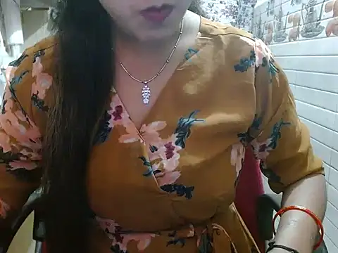 LovingPihu online show from March 2026 05:24:01 AM