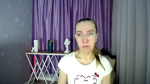 queen a n i online show from February 2025 08:55:01 AM