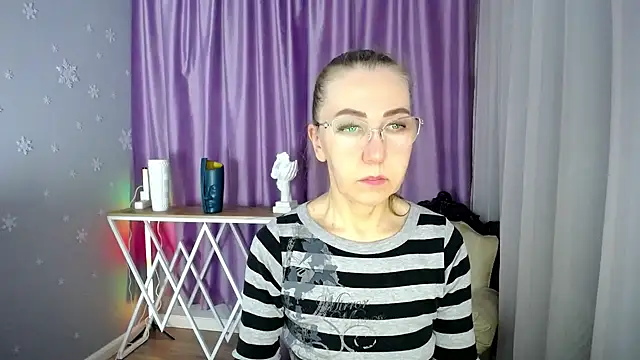 queen a n i online show from February 2025 02:40:02 AM