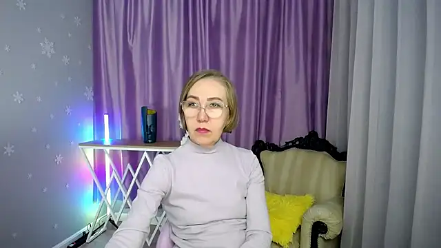 queen a n i online show from November 2025 09:00:02 AM