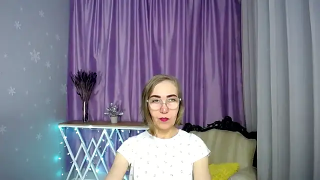 Snapshot of queen_a_n_i chatting on April 2026 09:52:02 AM queen a n i online show from April 2026 09:52:02 AM